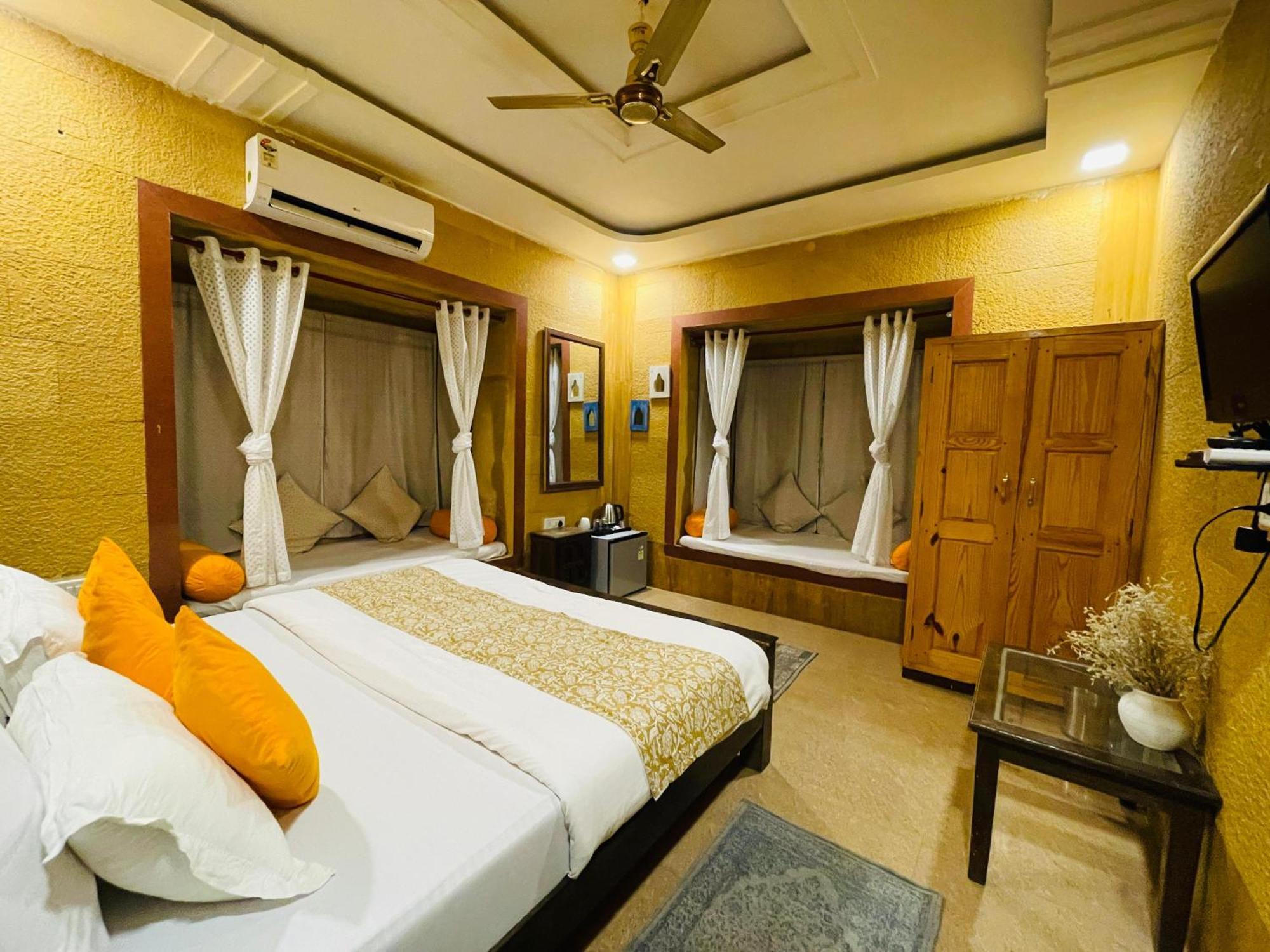 Hotel Meerana Джайсалмер Екстериор снимка