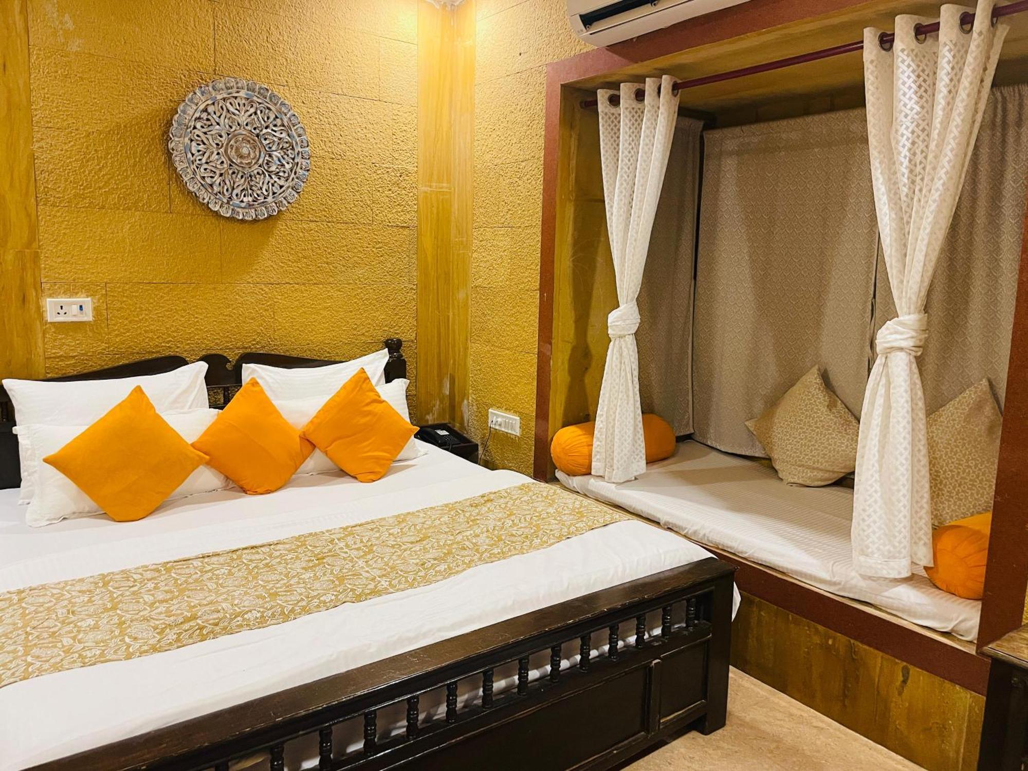 Hotel Meerana Джайсалмер Екстериор снимка
